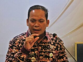 Pj. Wali Kota Tangerang Pamer Bantuan Usaha Rp20 Juta untuk Keluarga Miskin Ekstrem  