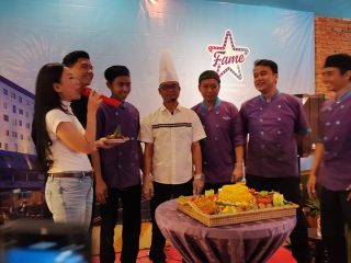 Glow in the Dark! Rayakan Tahun Baru 2025 di Fame Hotel Gading Serpong