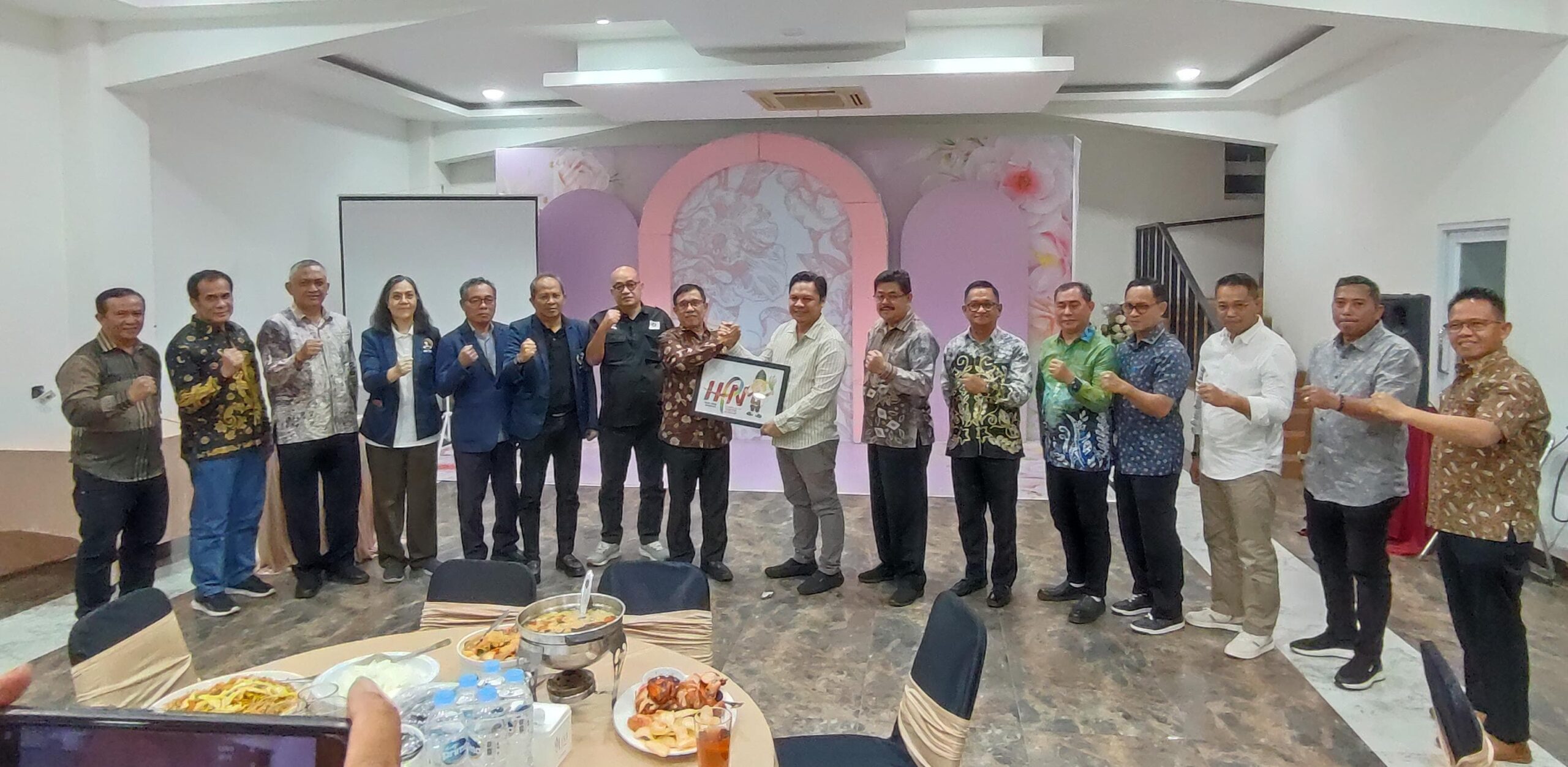PLH Gubernur Kalsel Resmikan Launching HPN 2025 PLH Gubernur Kalsel Resmikan Launching HPN 2025