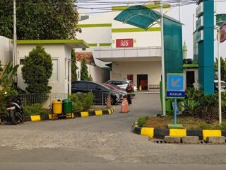 Aktivis Senior, Mohammad Jembar Soroti Kinerja dan Pelayanan Kesehatan di Rumah Sakit Umum Unimedika Sepatan