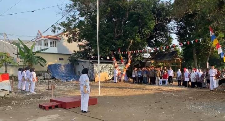 Karang Taruna Kp. Binong RW 002 Gelar Upacara Pengibaran Bendera Merah Putih Memperingati Hari Kemerdekaan RI ke-80 Tahun Karang Taruna Kp. Binong RW 002 Gelar Upacara Pengibaran Bendera Merah Putih Memperingati Hari Kemerdekaan RI ke-80 Tahun