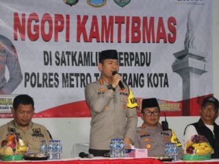 Ngopi Kamtibmas, Kapolres Metro Tangerang Kota Dekatkan Polisi dengan Warga Neglasari
