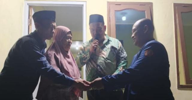Bedah Rumah: Karang Taruna Dan Lurah Pakulonan Barat Beri Hunian Layak Untuk Warga Hingga Serah Terima Kunci Bedah Rumah: Karang Taruna Dan Lurah Pakulonan Barat Beri Hunian Layak Untuk Warga Hingga Serah Terima Kunci